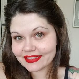 Meet your Posher, Maegan